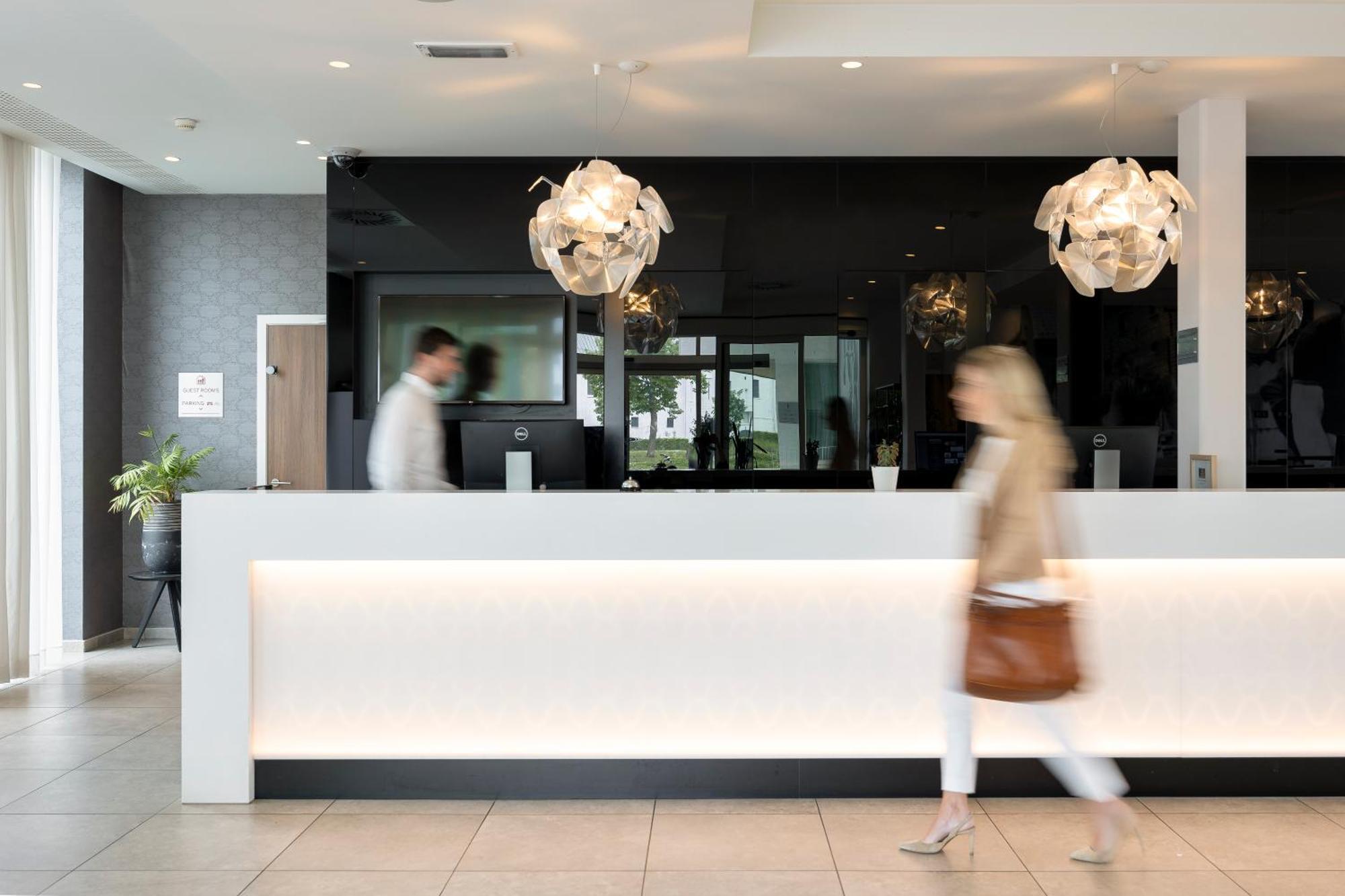 Leopold Hotel Oudenaarde Exteriör bild